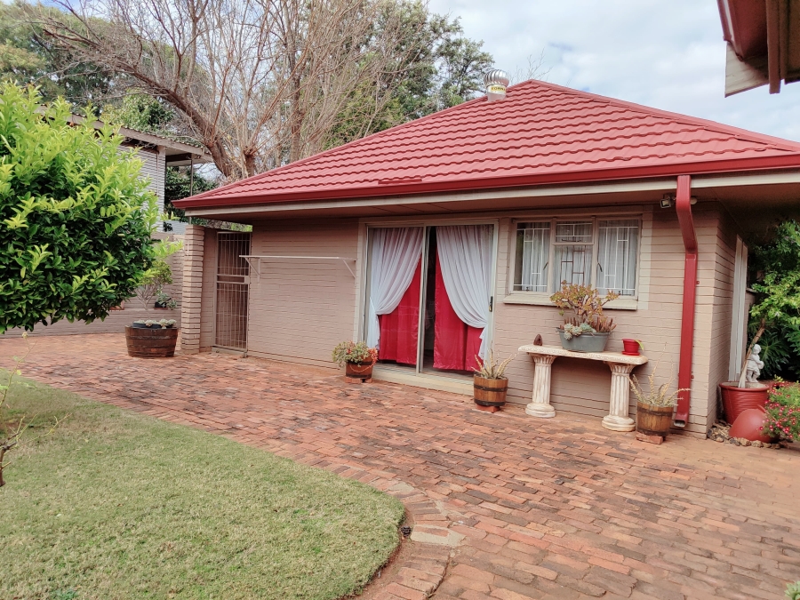 4 Bedroom Property for Sale in Wilkoppies North West